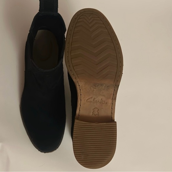 Black Clark’s suede boots - Picture 2 of 5